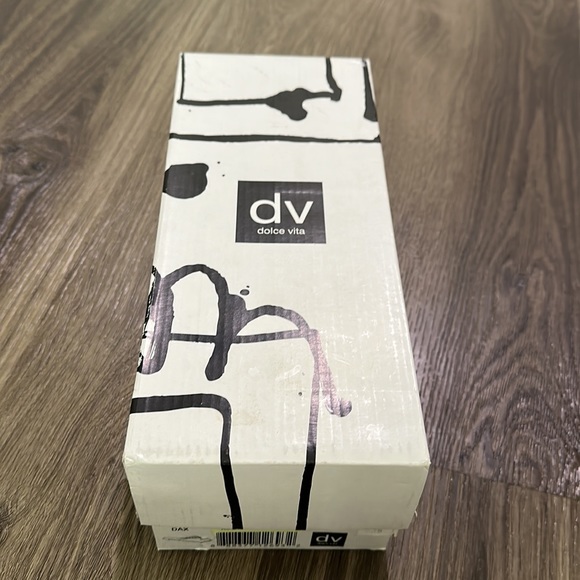 Dolce Vita Acid Yellow Stella Sandals - Picture 9 of 9